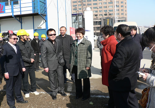 王桂芬市长参观考察印象新城城市广场项目_印