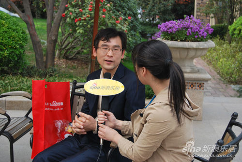 看房团当天购两套 朱先生感慨良多 _新浪地产