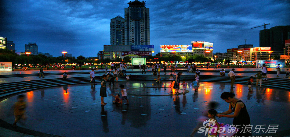 宜昌夷陵广场夜景