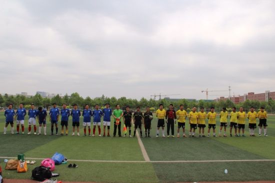 华山地产足球队正式成立(组图)_花香漫城_活动