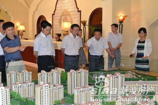 信阳市统战部部长及市领导视察信阳正商红河谷