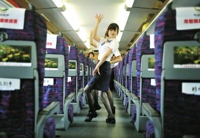 动车来了 路程短了 旅游热了 大家笑了_各地动