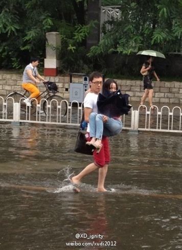 天津暴雨:因为爱情 天津暴雨:因为爱情