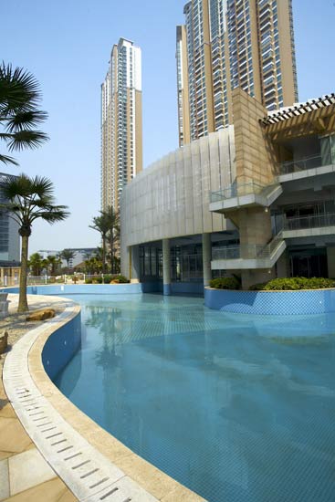 世茂外滩新城携手 小荧星共鉴南京城市未来