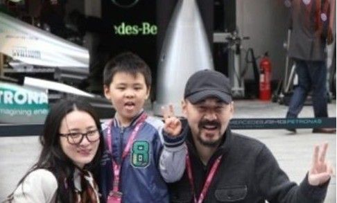 陈建斌蒋勤勤幸福全家福首曝光 五岁儿子已上幼