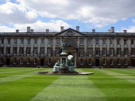 英国剑桥大学成为世界十大学府之一