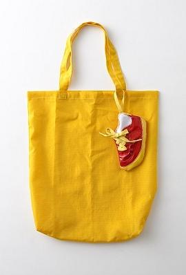 时尚杂志与品牌服装 联手打造环保手袋(组图)