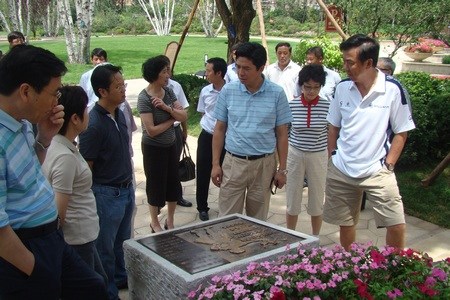 全国政协委员袁伟民 何慧娴视察中体奥林匹克