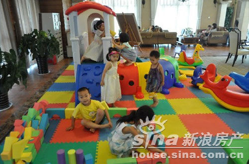 怡丰森林湖冰激凌节激情上演冰之恋(组图)