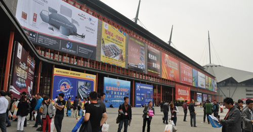 天桥重汽配件协会携会员赴郑州汽车配件展览会