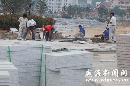 威海伴月湾公园景观工程将完成(组图)