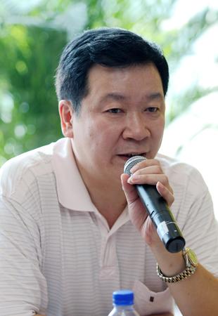 今晚经济周报主编冯奕先生