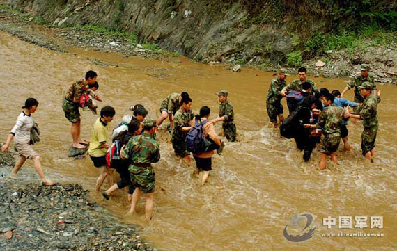 汶川地震已造成67183人遇难20790人失踪(图)