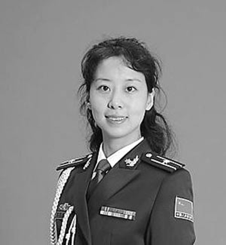 解放军少校:张莉莉在1999年国庆大阅兵中担任女兵方阵领队[解放军报]