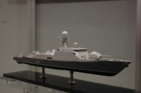 俄罗斯展出的“龙卷风”级隐形炮舰模型