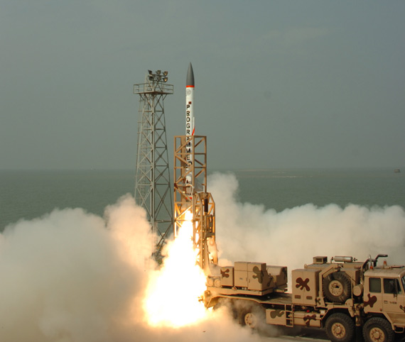 印度国产导弹防御系统拦截弹发射