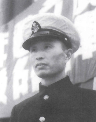1950年，张爱萍在华东海军命名典礼上