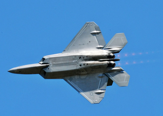 日本政府这几年对购买F-22持有兴趣，价格相对较高也会很有兴趣