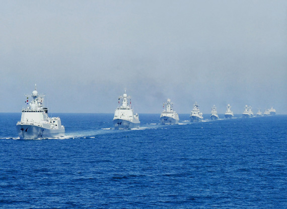 资料图：中国海军舰队接收检阅