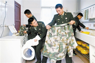 福建省军区偏远海岛哨所配备烘干机(图)