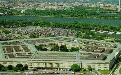 美国国防部人员抵达五角大楼处理有毒邮件图片