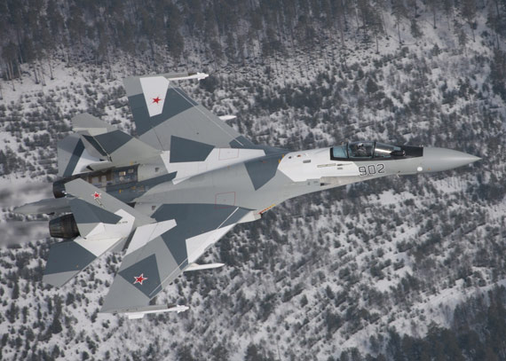 俄制最新型苏-35多用途战机