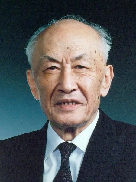 资料图：朱光亚遗像 新华社发
