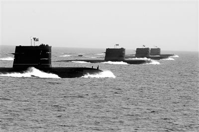 Ǳͧ���Ӻ���ѵ����������Լ�����������