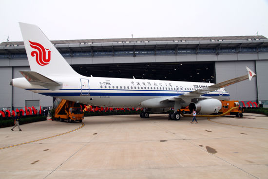 空客A320系列飞机天津总装线第100架飞机亮
