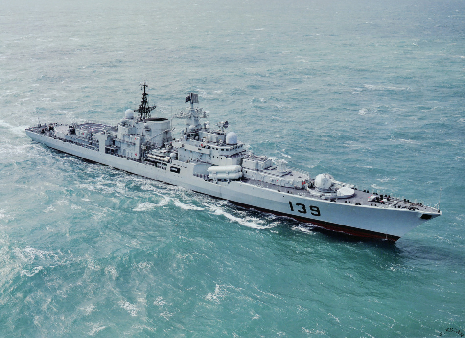 中国海军现代级“宁波”号导弹驱逐舰