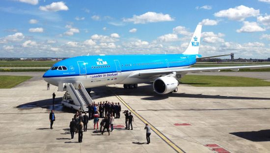 日前,一架荷兰皇家航空公司的空客a330-200飞机采用混合生物燃料为