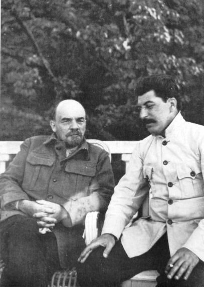 资料图：列宁和斯大林，摄于1922年。