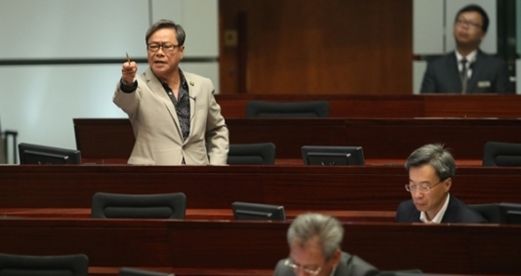 香港特首遭反对派咒骂几时死 引毛泽东诗句回