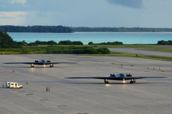 两架b-2a飞抵关岛安德森空军基地