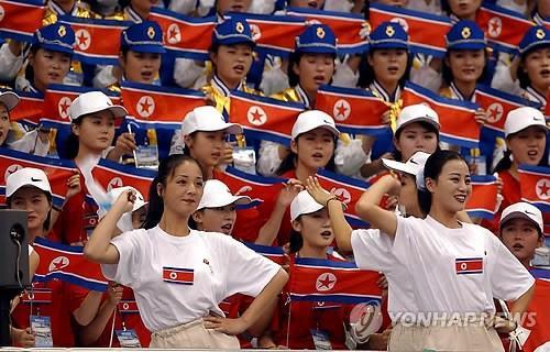 朝鲜百人拉拉队赴韩个个年轻貌美"思想过关"