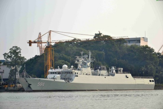 外媒曝光中国新侦察船：外观特殊即将服役
