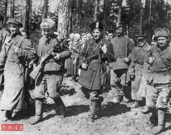 铁证如山!二战西班牙摄影师偷拍集中营地狱景