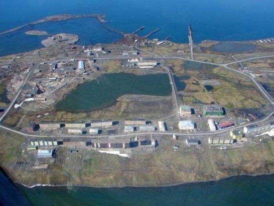 从他的话中可以看出,在新地岛组建的防空导弹团将保护核试验场,海军