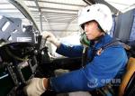 空军功勋飞行员李峰：惊心动魄的104秒