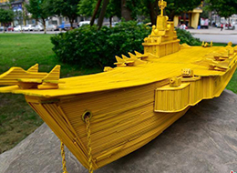 2万根竹签嵌出辽宁舰