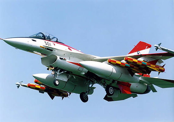 日本自产F-2造价上亿自卫队用不起仅装备75架