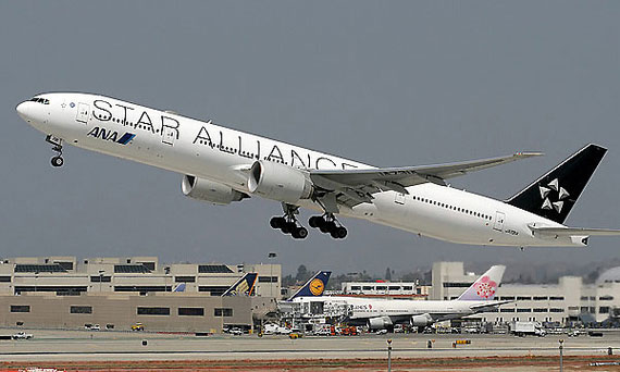 国航上航入盟 正文 星空联盟(star alliance)是全球规模最大的航空