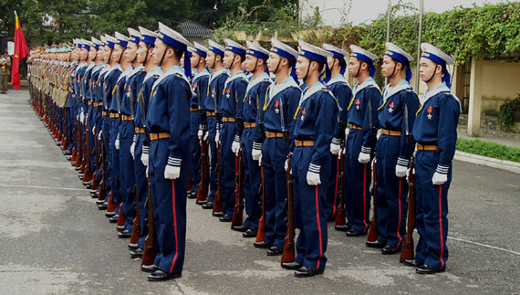图文:越南军队士兵队列