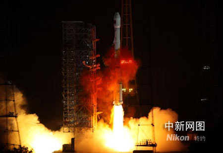 中国成功发射首颗中继卫星引起美军专家担忧