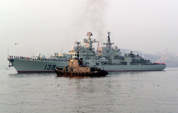 图文:中国海军现代级138号泰州舰访问俄罗斯