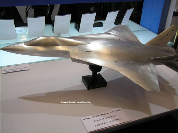 印度表示在MCA中型战斗机量产前将会首先制造5－6架原型机