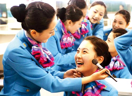 图文:中国民航大学学生入校即为准空姐