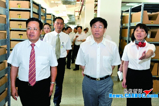 国务院派出南航集团监事会主席一行视察厦航