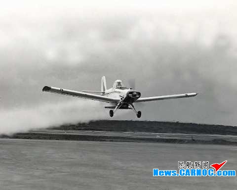巴西航空工业公司庆伊帕内玛飞机首飞40周年
