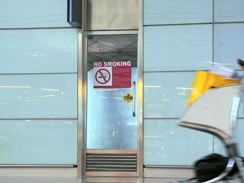 首都机场今日起禁烟关闭3座航站楼全部吸烟室
